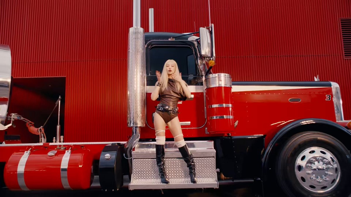 Jennie Mantra release