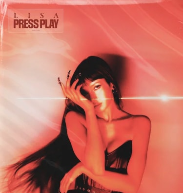 Lisa Press Play EP announcement (photo 2 of 2)