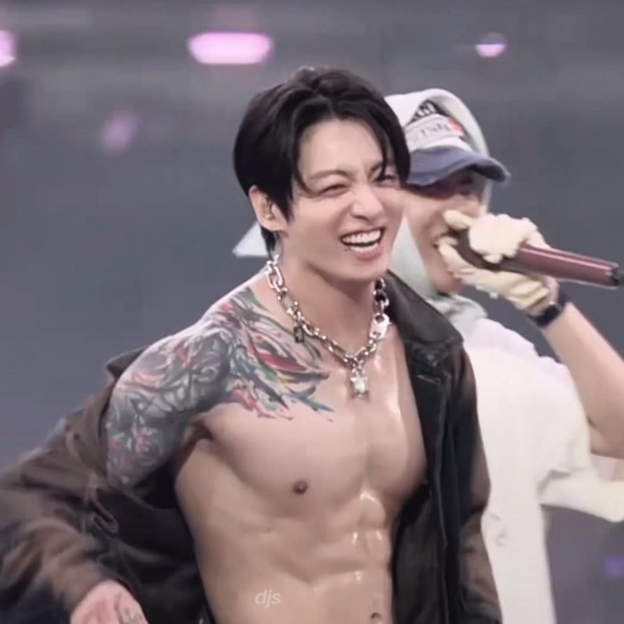 Jungkook six-pack abs BTS Los Angeles (photo 2 of 2)