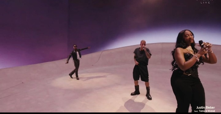 Justin Bieber performing with Wizkid and Tems at Coachella (photo 3 of 4)