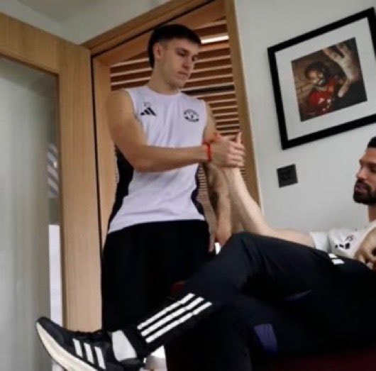 Benjamin Šeško and Manuel Ugarte haircut anecdote (photo 2 of 2)