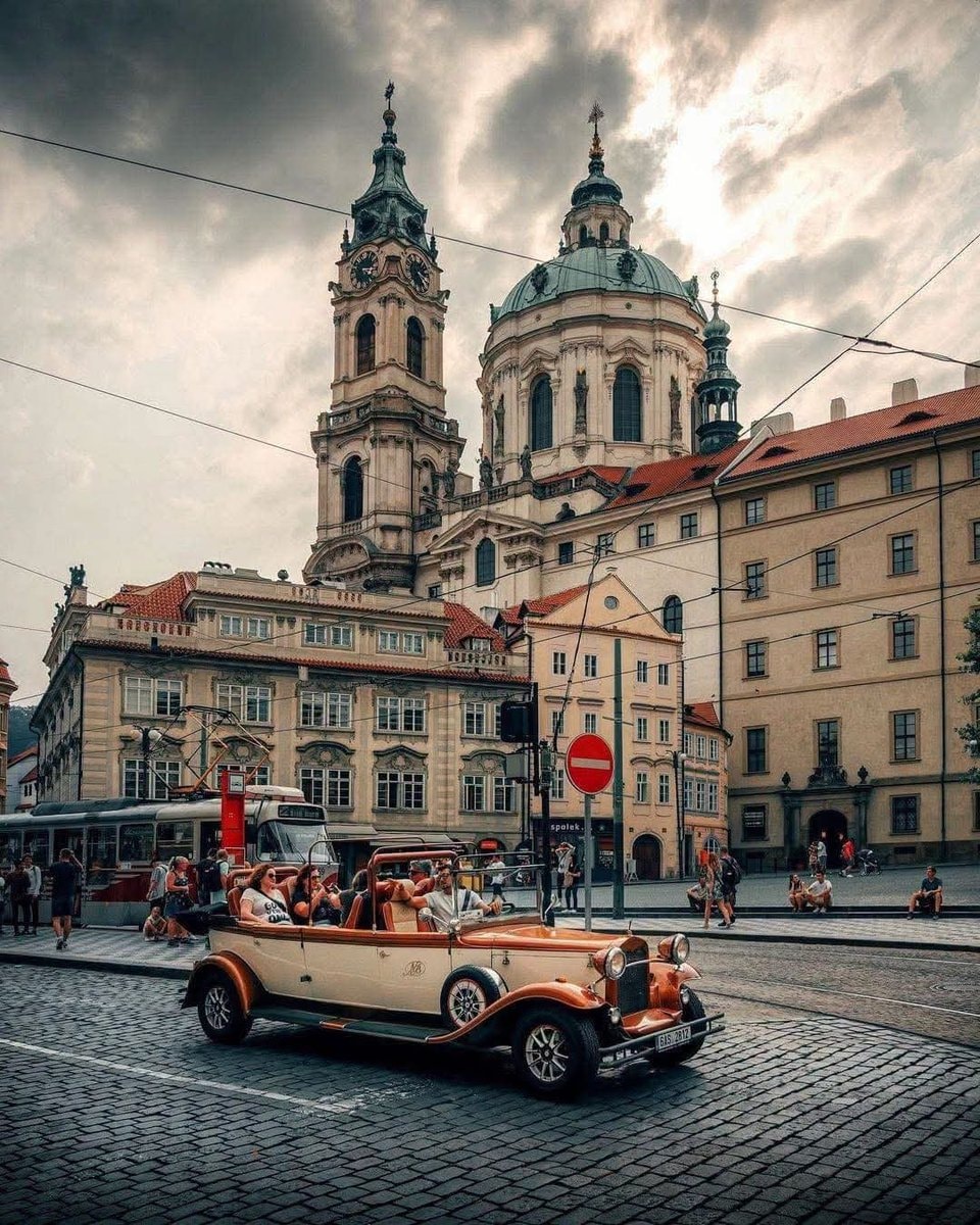 Prague vintage convertible ride