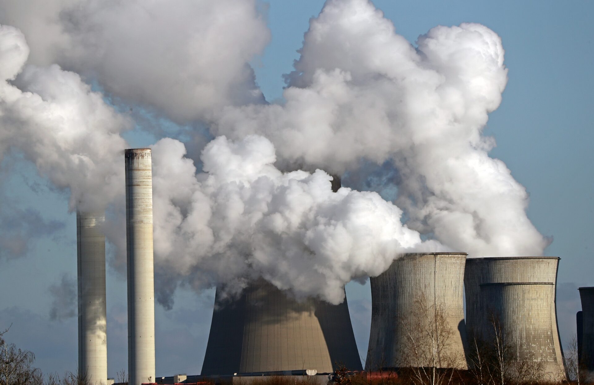 EU proposes to give industries more free CO2 permits | Reuters