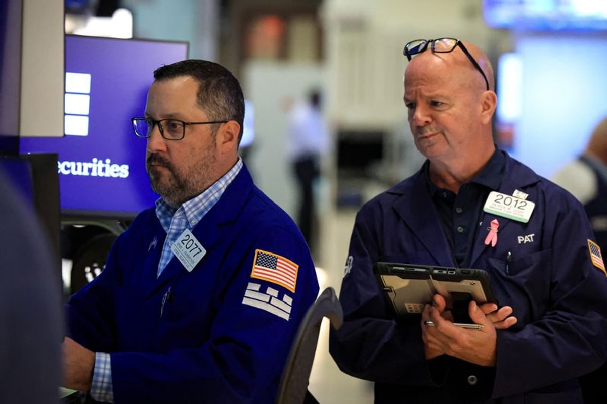 US stocks mixed ahead key tech earnings, Fed