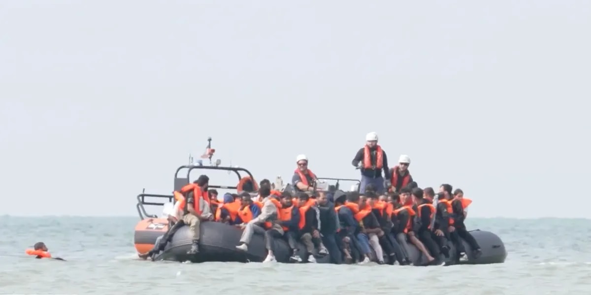 Migrant crisis: Mega dinghy carrying RECORD number of illegal migrants reaches Britain as 230 cross Channel