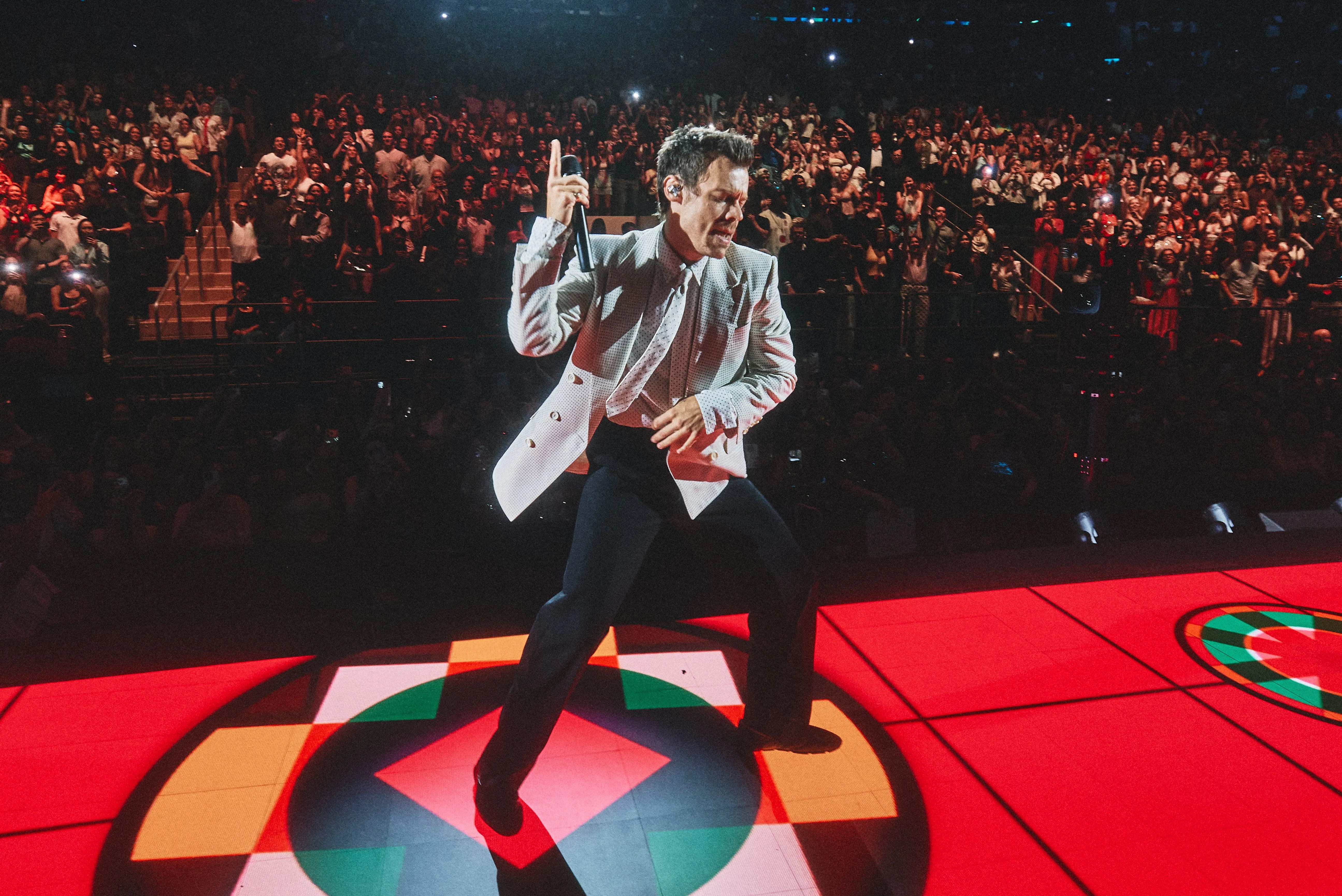 Harry Styles Pays Tribute to Dolly Parton at MSG: Concert Review