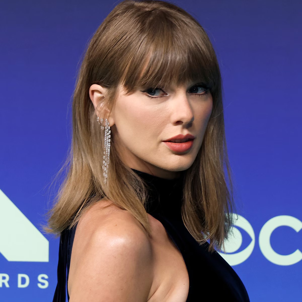 Taylor Swift Channels "Patient Zero" in Daring VMAs 2026 Red Carpet Look