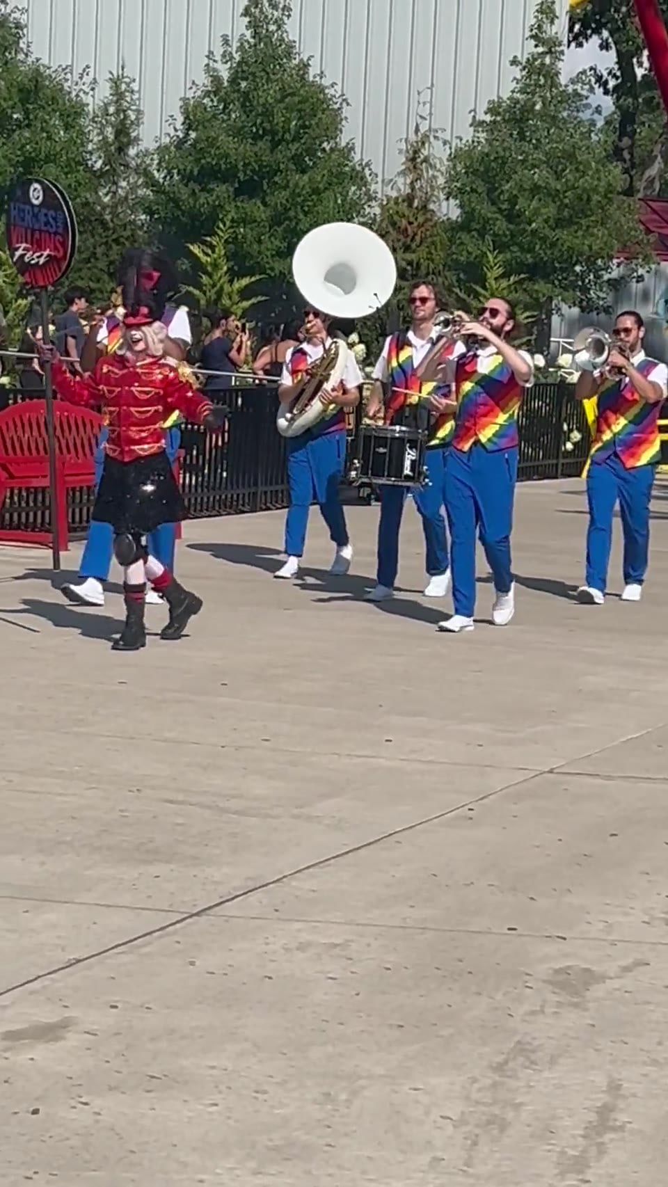 📍 at six flags 😂