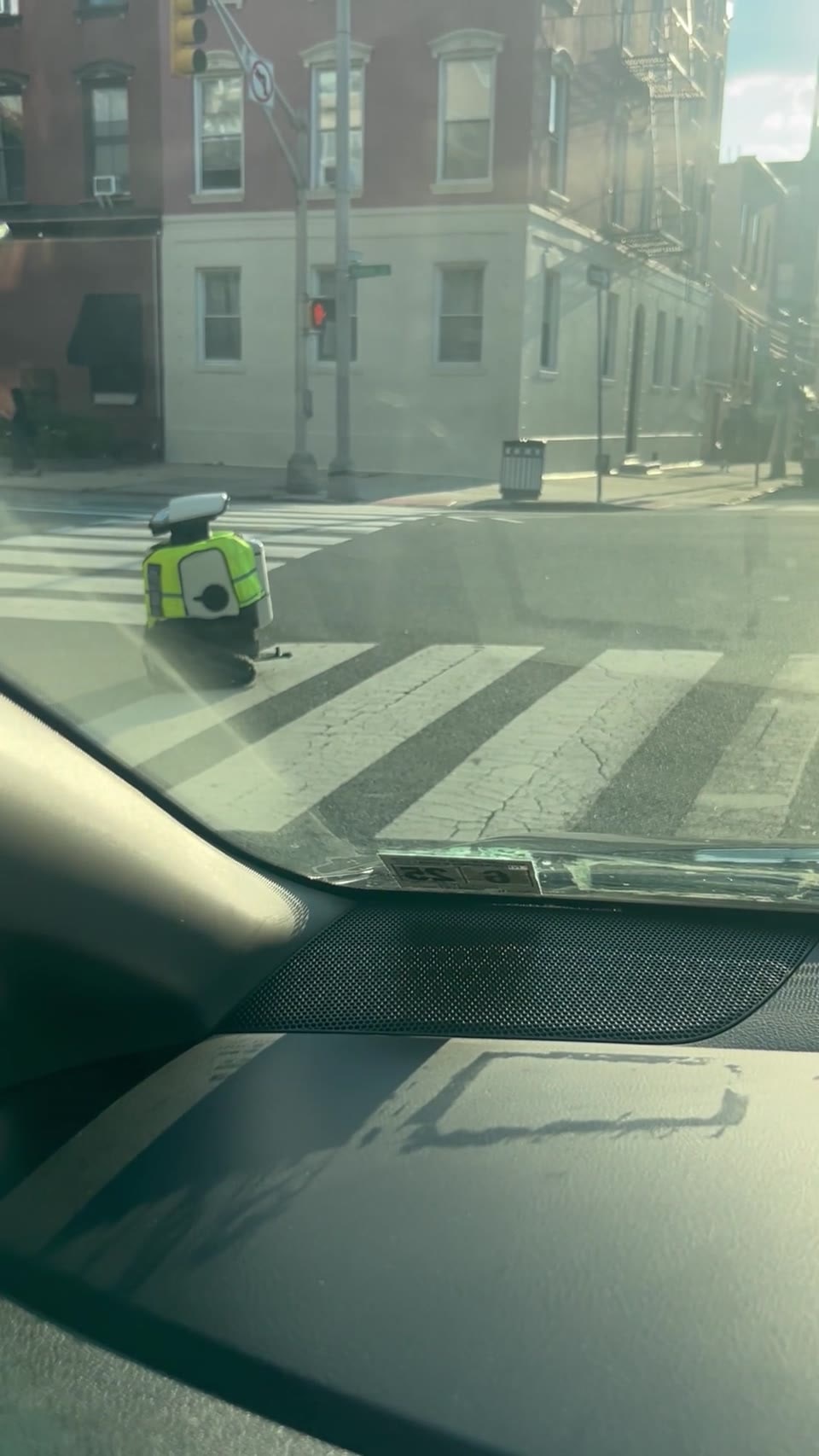 There was robot on Nj streets 😱 the guy next to him start dancing 😂